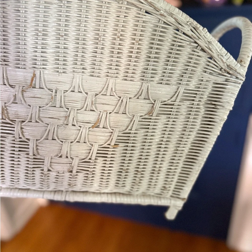 Cottagecore Vintage Wicker Magazine Rack